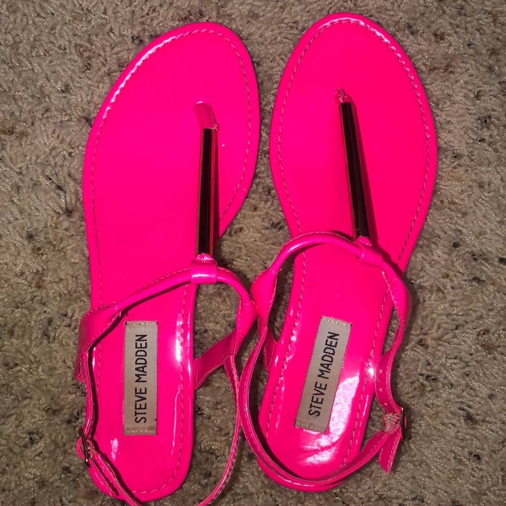 Steve Madden Neon Pink Flat Sandals (Women’s 8)